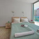 شقة Top-located With Balcony