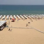Top-located With Balcony ساني بيتش