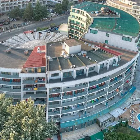 Top-located With Balcony Lägenhet
