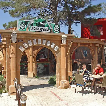 شقة Top-located With Balcony *