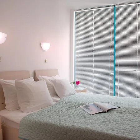 Top-located With Balcony 아파트