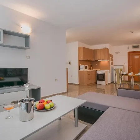 Top-located With Balcony Appartement *